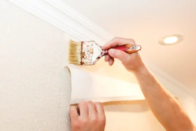 Pose de papier peint à Arrans — revêtements muraux et toiles de verre